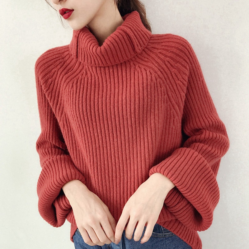 Вяжем спицами модные и красивые свитера для женщин