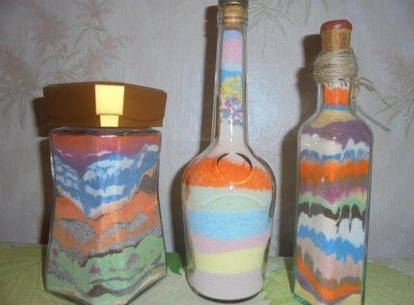 Способы оригинального декора бутылок и как с их помощью украсить интерьер