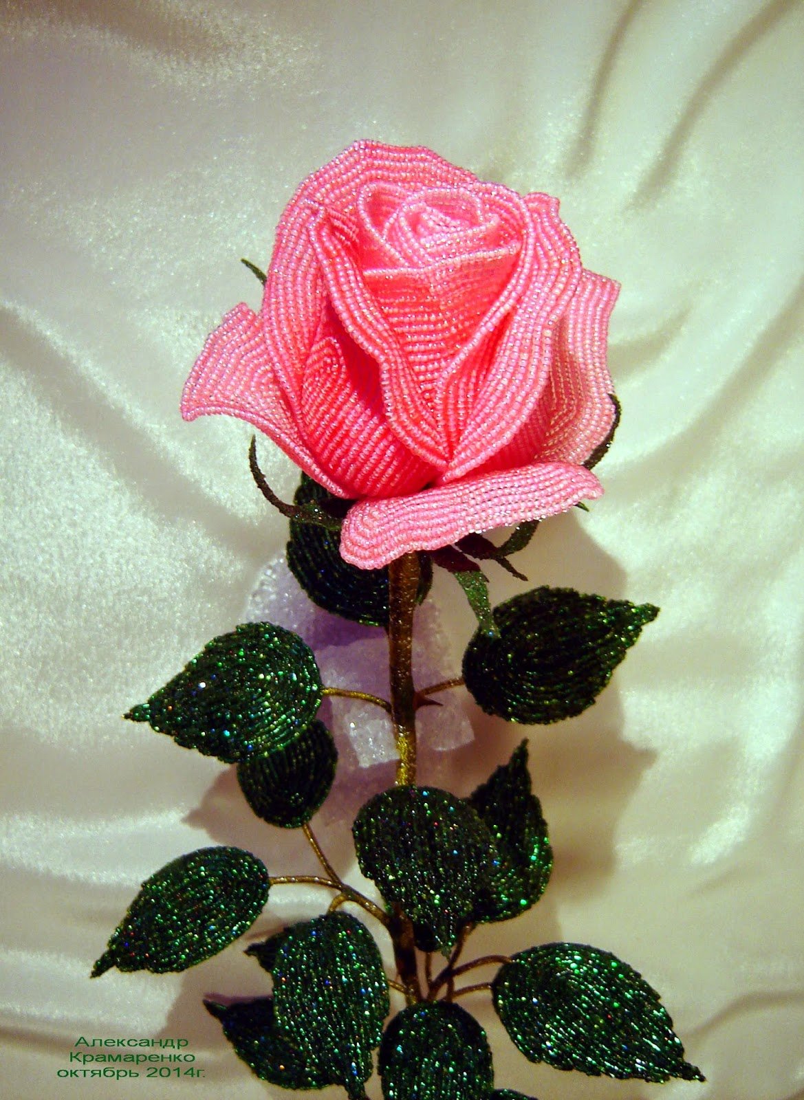 Розы из бисера в вазе. как сделать розу из бисера для начинающих в рукоделии. роза из бисера: схема