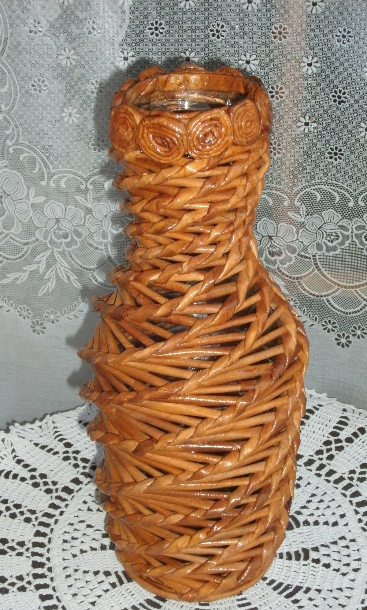 Большая спиральная ваза из бумажной лозы - своими руками