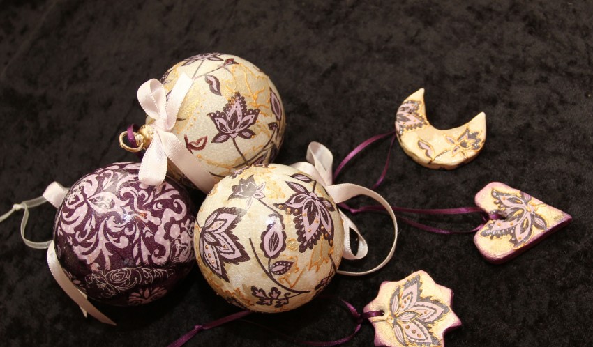 Декупаж новогодних шаров: пошаговая инструкция по украшению новогодних игрушек своими руками (90 фото-примеров)