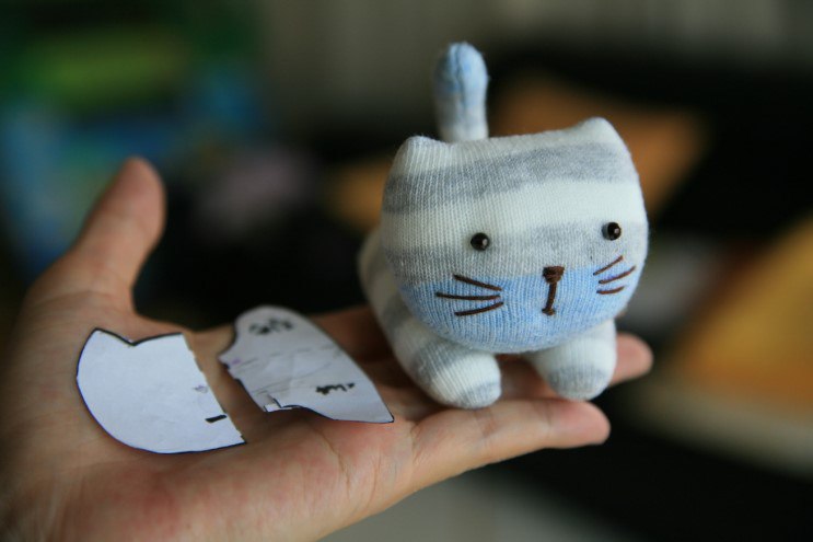Видео игрушка мастер-класс вышивка шитьё нескучные игрушки из носков своими руками мои первые добрые котята  нитки носки