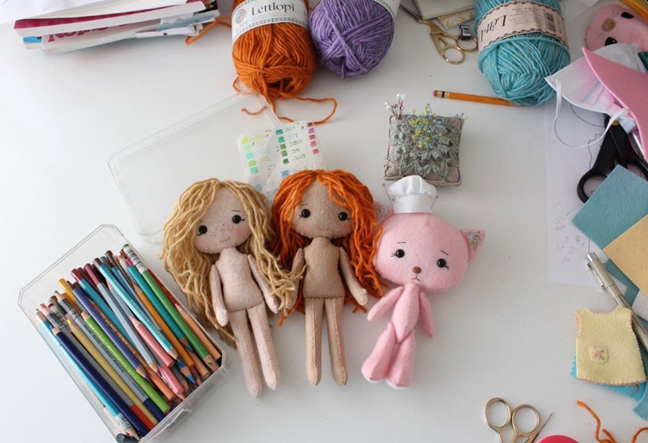 Как сделать из бумаги платье для куклы: кукольный наряд из салфеток