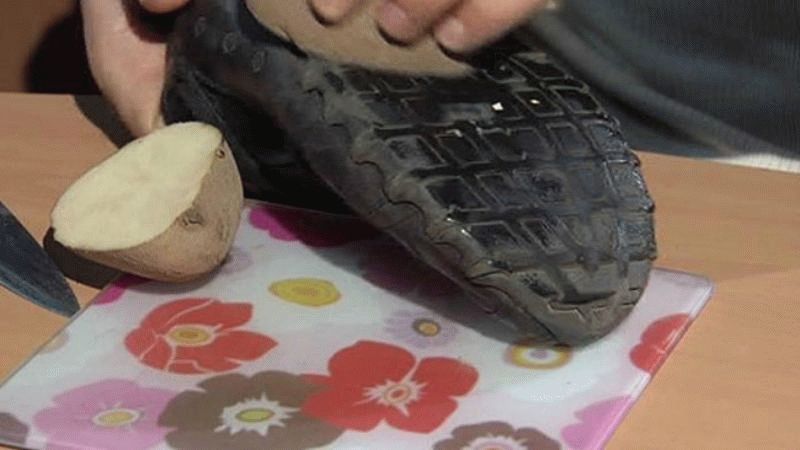 Что сделать, чтобы обувь не скользила зимой в гололед: народные средства и приспособления