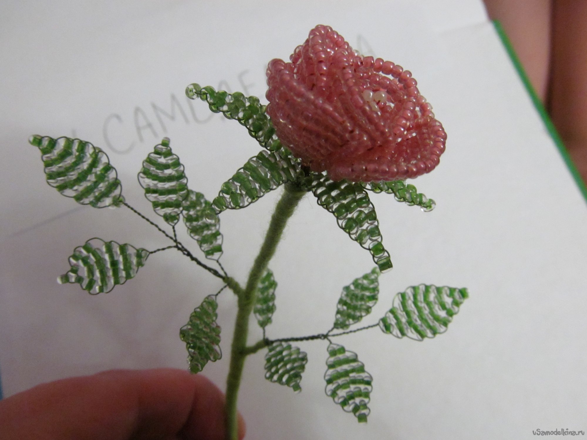 Мк по бисероплетению розы – искусственные цветы, которые радуют не меньше настоящих. учитесь вместе с нами по пошаговым инструкциям