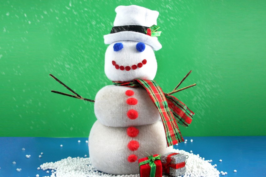 Снеговики своими руками на новый год 2021 из подручных материалов