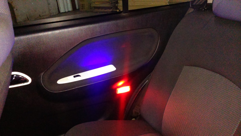 Диодная подсветка при открытии дверей автомобиля