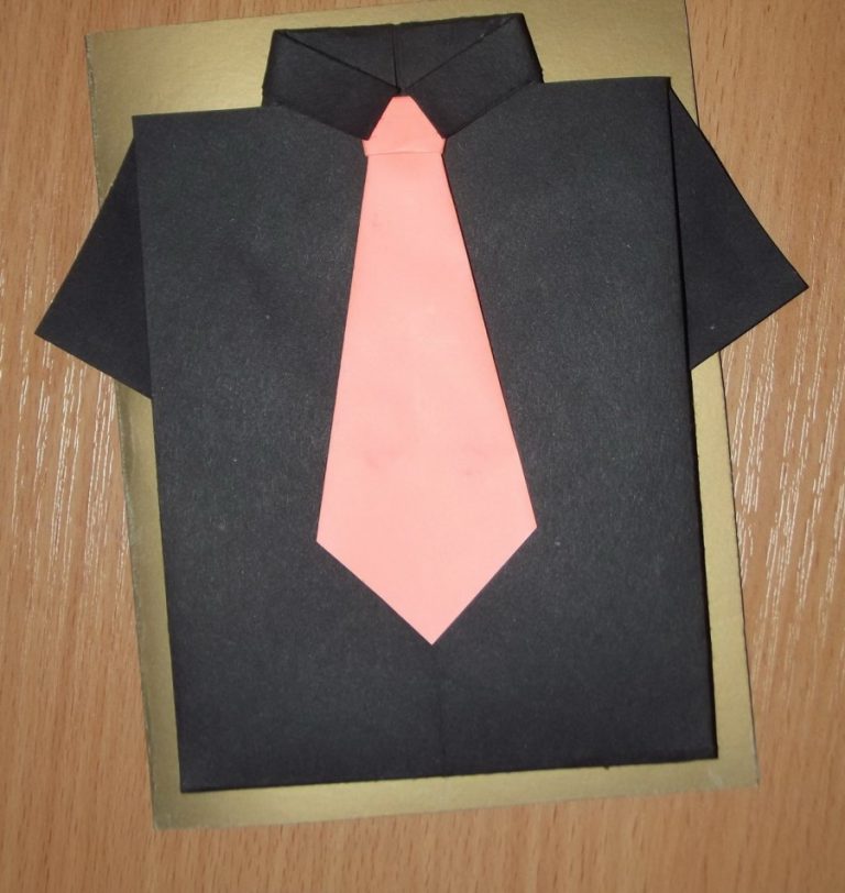 Открытка-рубашка на 23 февраля: поделка из бумаги своими руками, оригами с галстуком. как пошагово сделать подарок для детей и папы из полотенца?