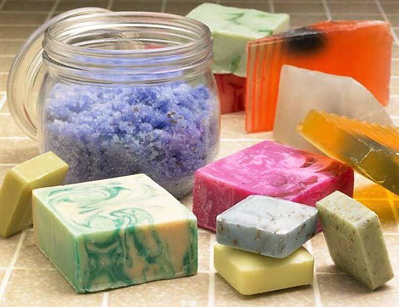 Изготовление мыла в домашних условиях для начинающих. как сделать натуральное своими руками, рецепты пошагово с фото