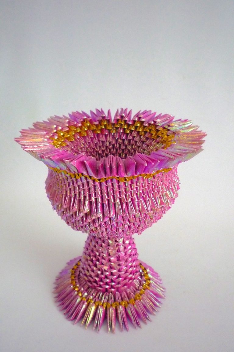 Изготовление цветочной вазы в технике модульного оригами