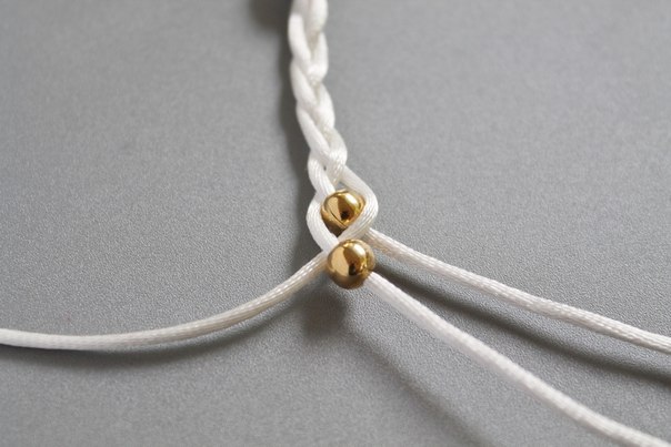 Браслет из бус и лент. handmade: браслеты своими руками из бусин и ленты. ожерелье из бусин и ленты