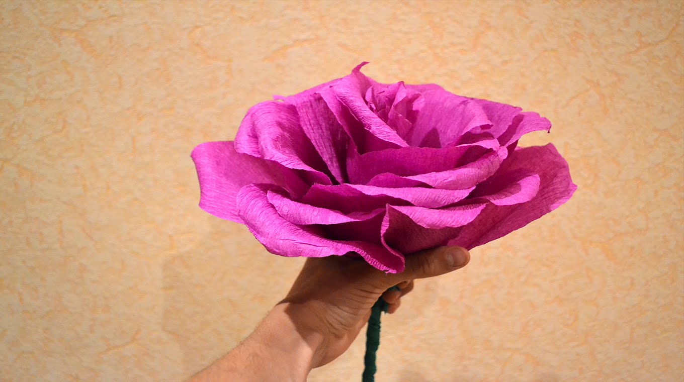 Как сделать розу из гофрированной бумаги — мастер-классы