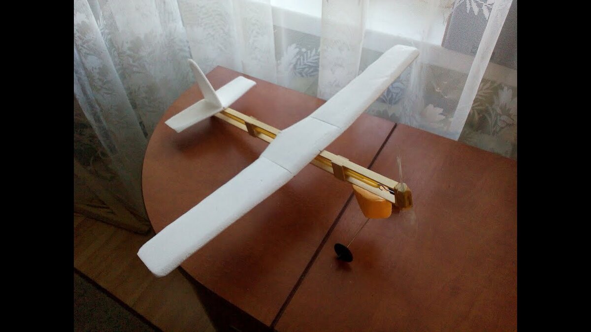 Создание самолета из потолочной плитки