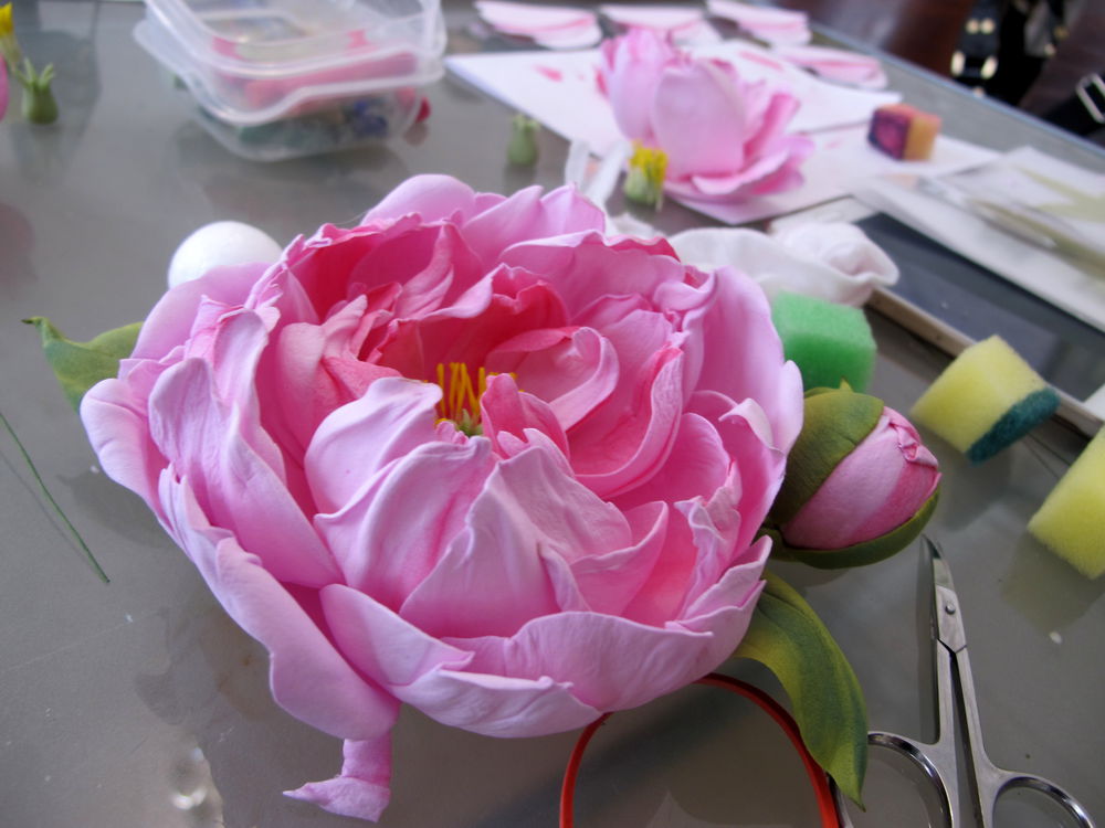 Пион из фоамирана: мастер-класс по изготовлению букета цветов