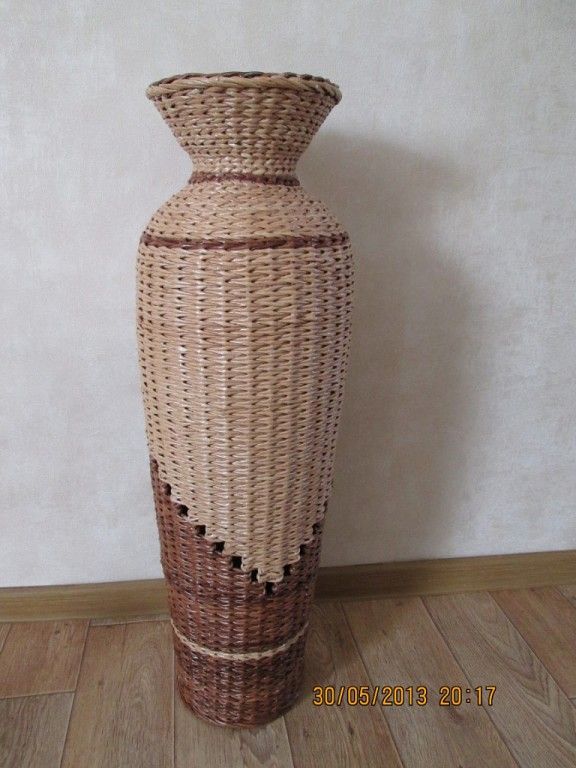 Напольная ваза из газетных трубочек. для декора вазы. спиральное плетение вазы из газетных трубочек: схемы, описание, фото.