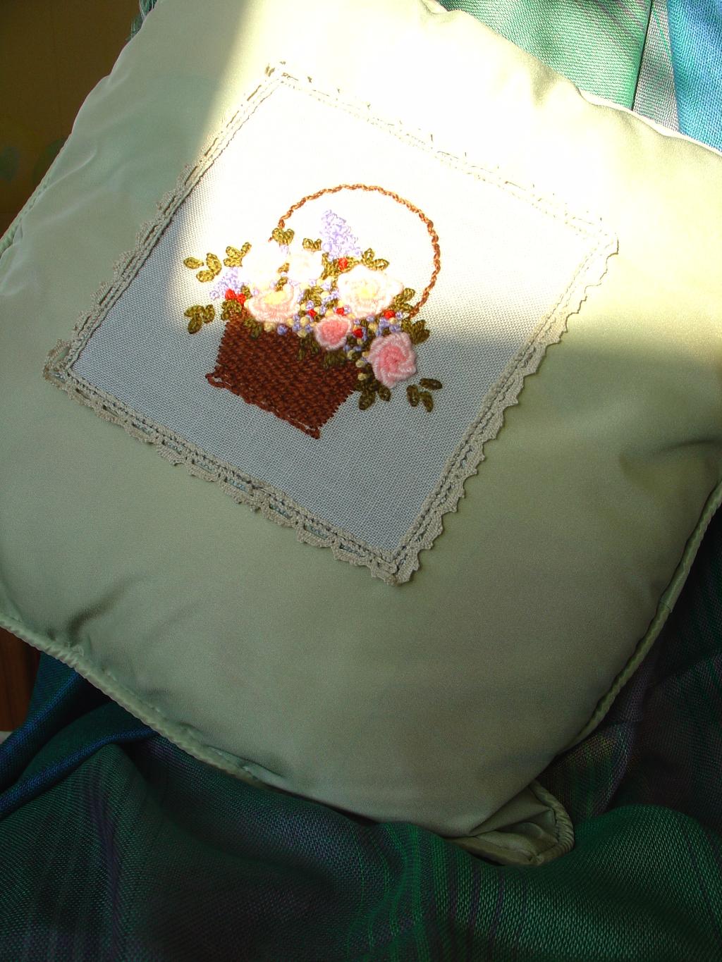 Вышивка крестом на подушках с примерами схем