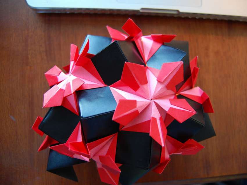 Как сделать шар из бумаги: 3 мастер-класса по изготовлению бумажных шариков с пошаговыми фото и схемой с шаблоном