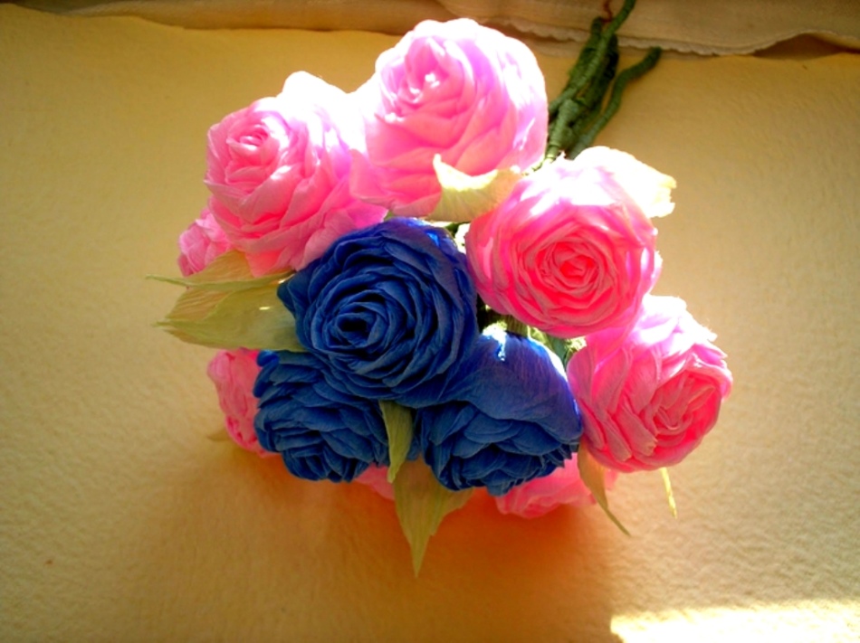 Розы из бумаги своими руками – простые способы как сделать бумажный цветок и букет (115 фото)