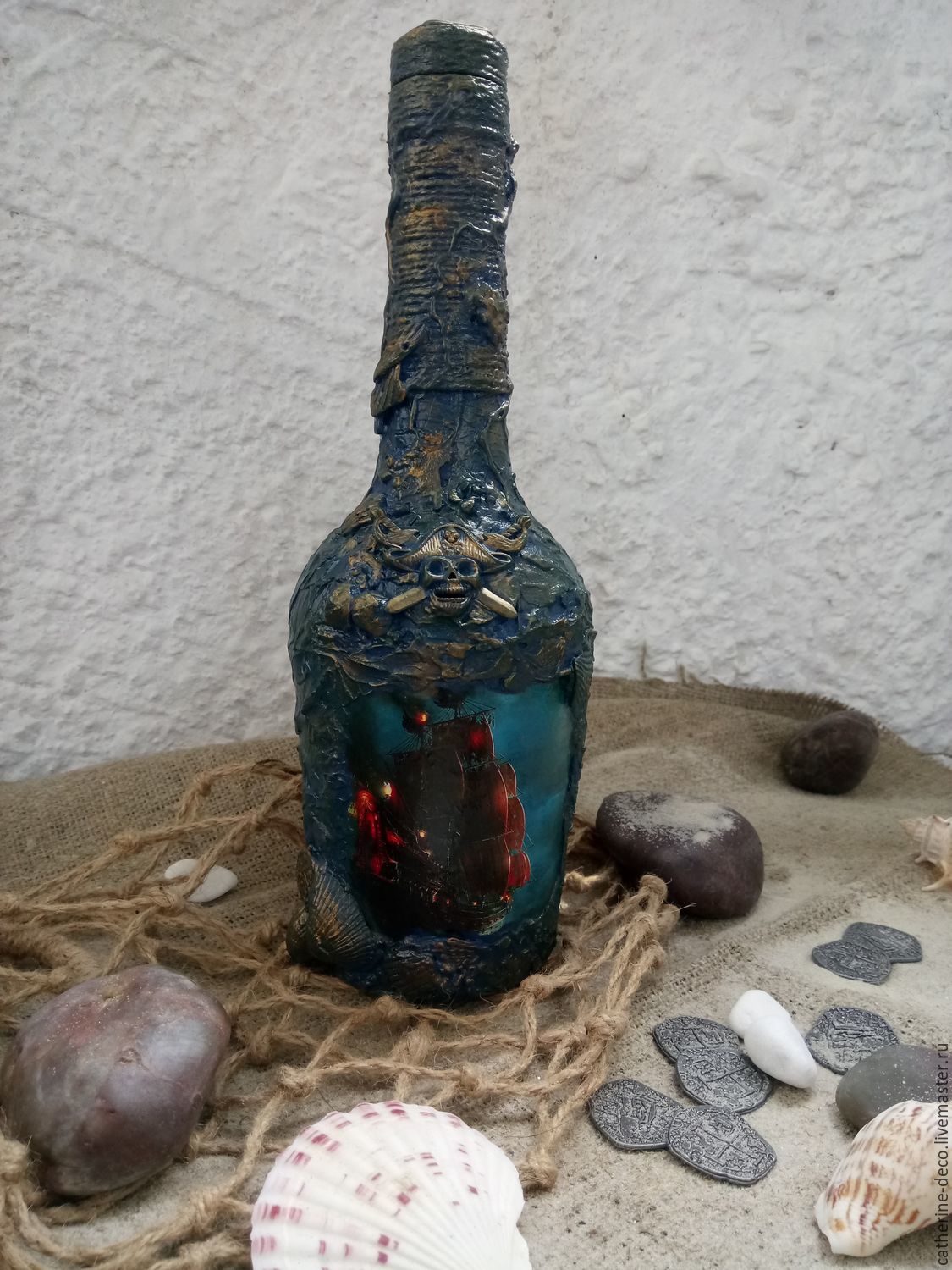 Декоративная бутылка «воспоминания о море. морская бутылка декупаж в морском стиле