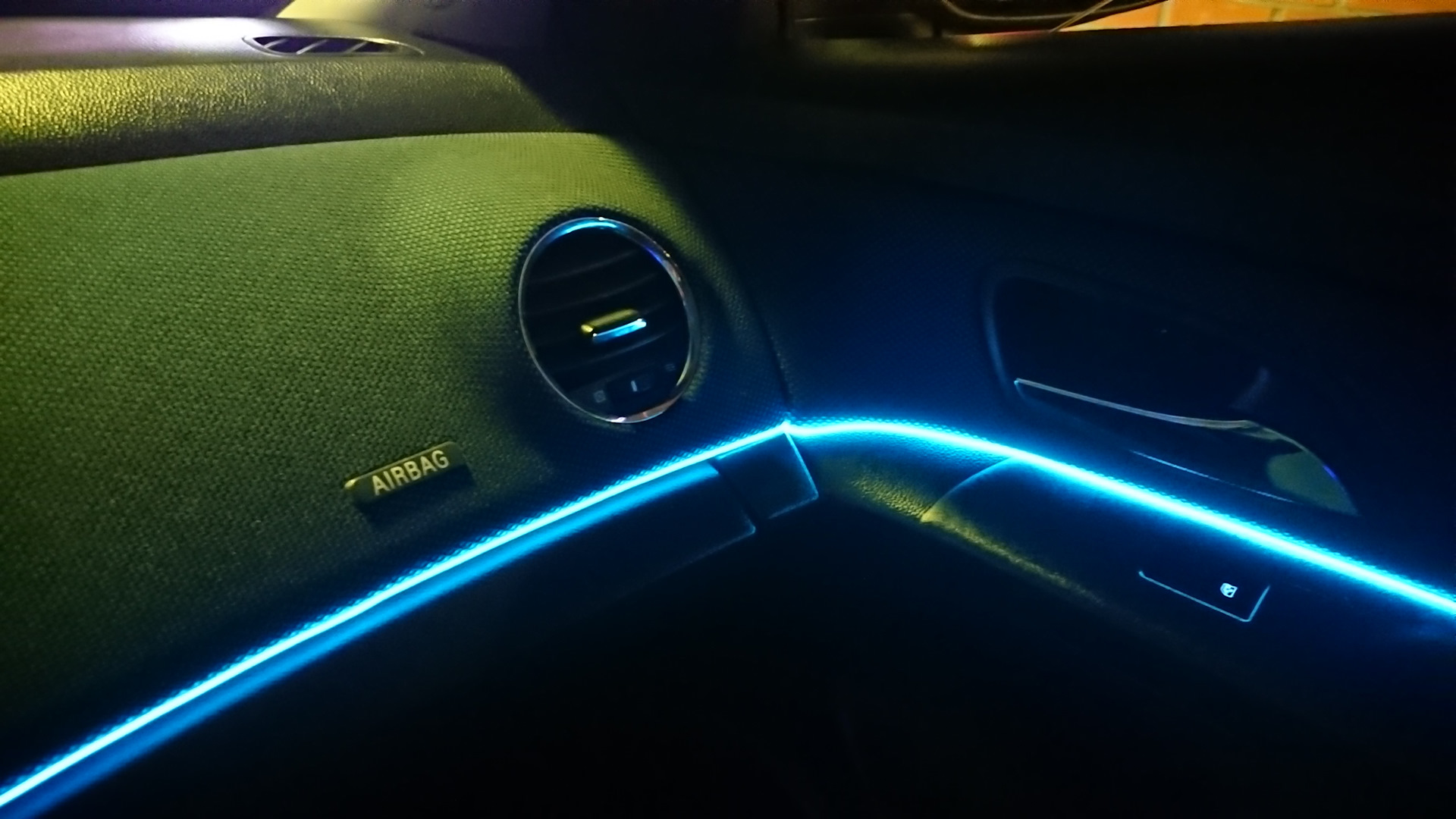 Как своими руками смонтировать подсветку дверей в автомобиле