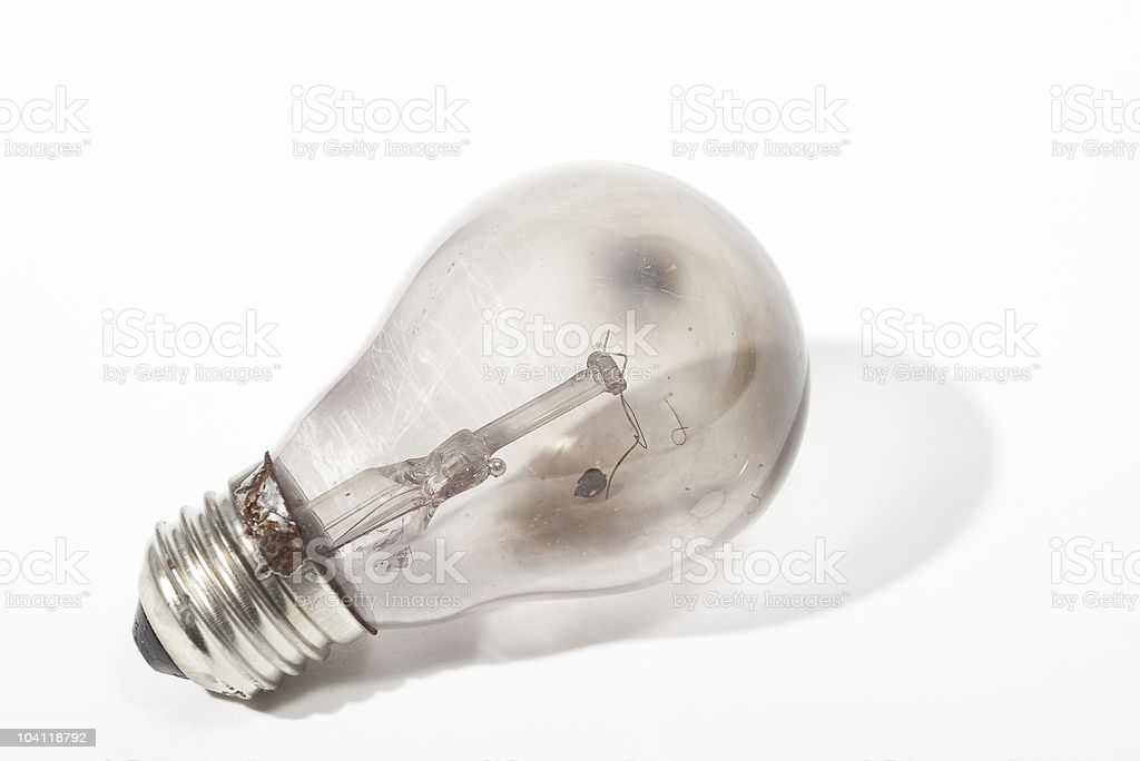 Почему перегорает лампа накаливания: 8 частых причин