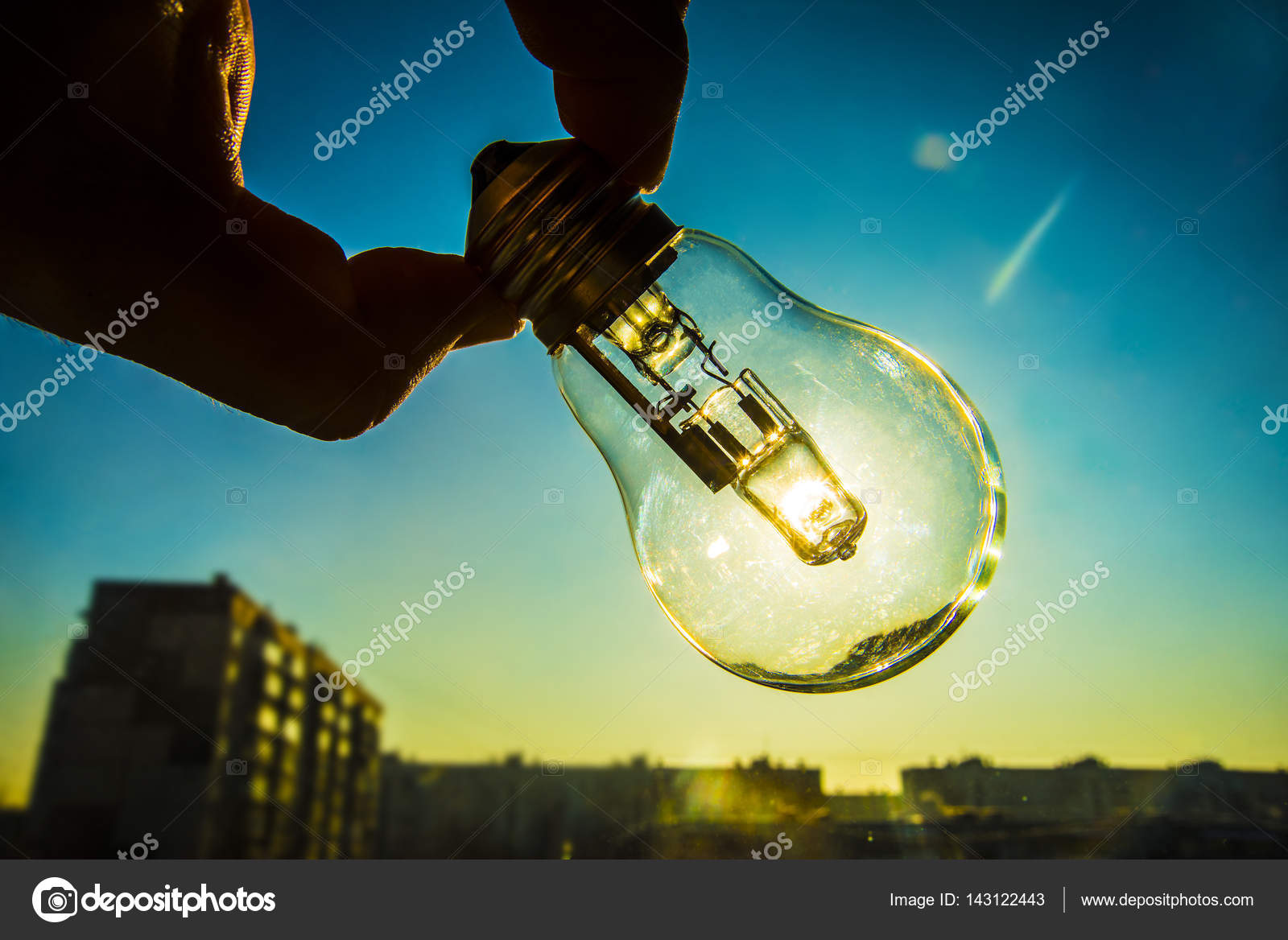 Как зажечь лампочку без электричества?