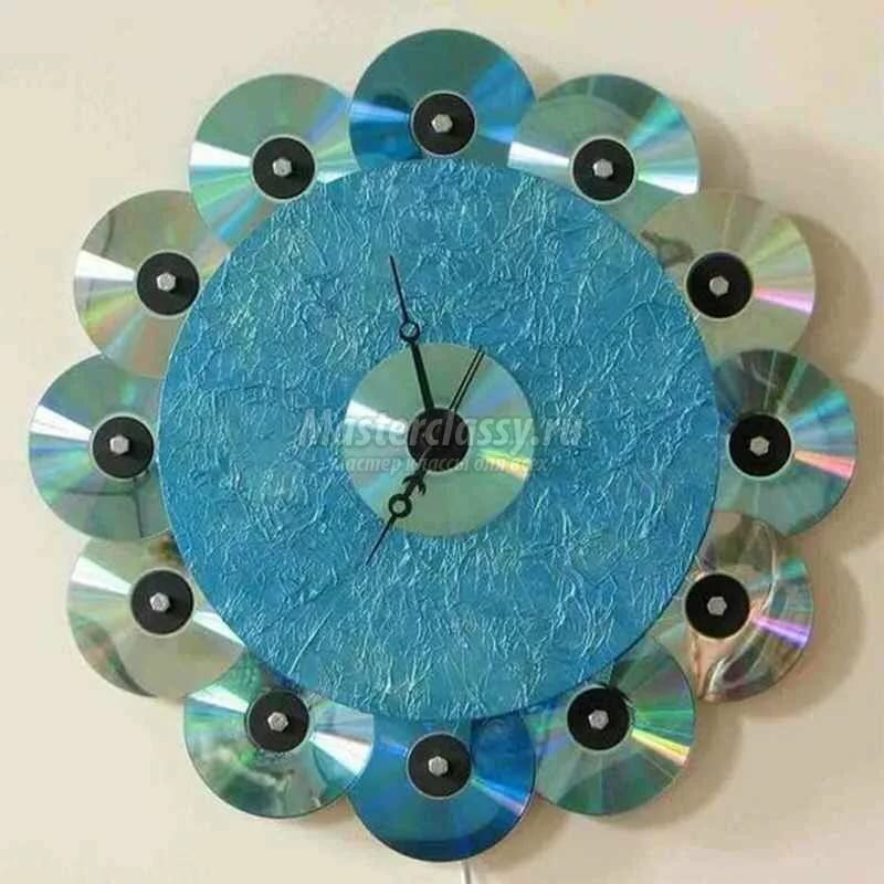 Красивую голографическую мозаику для ванной или кухни можно сделать из старых cd-дисков: хитрости и лайфхаки