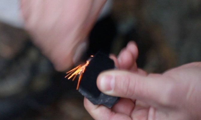 Как разжечь костер без спичек и зажигалки в лесу?