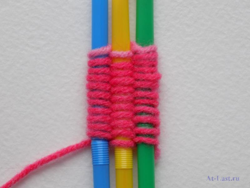 Как плести цветные браслеты из пластиковых трубочек