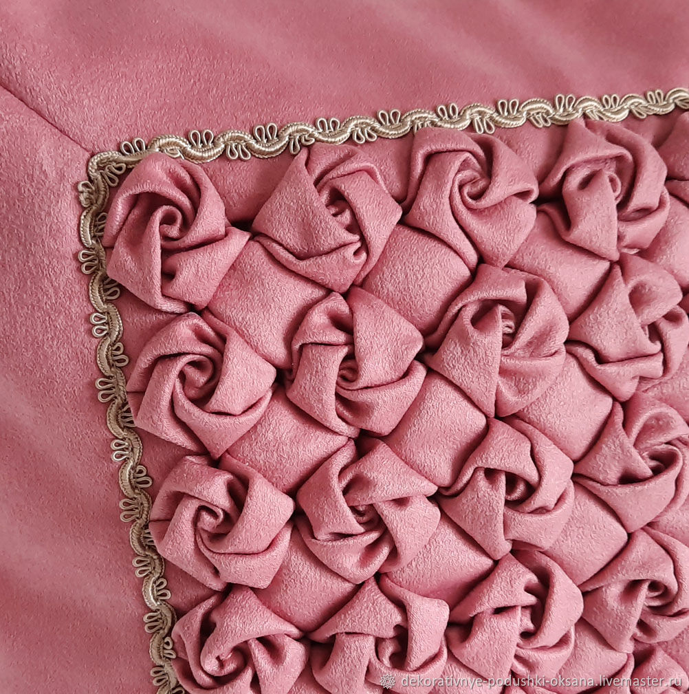Свадебная подушка с розой